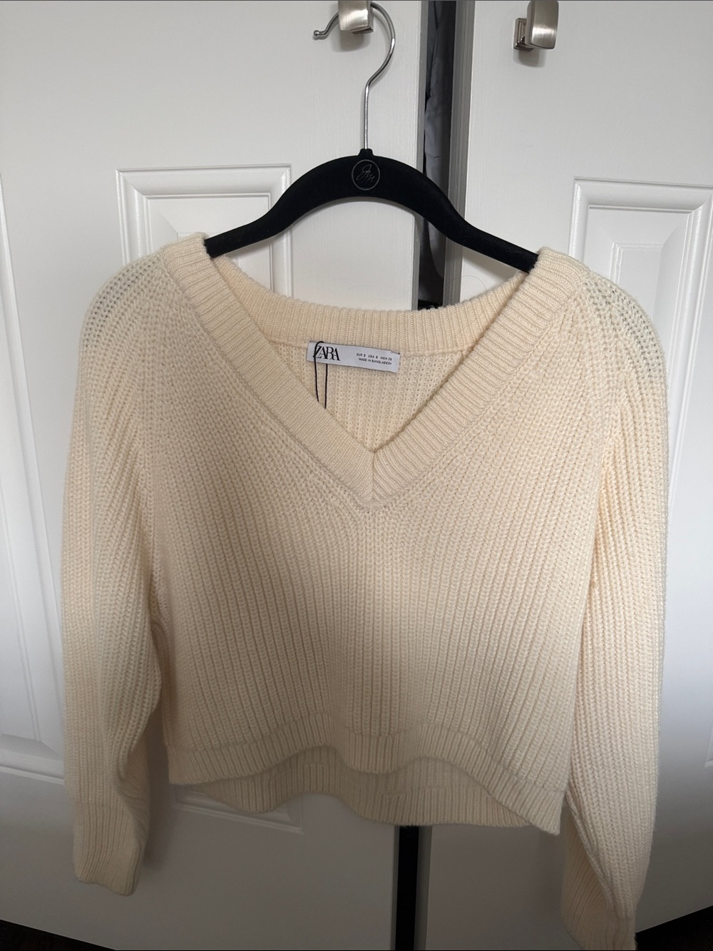 Zara Ivory V-Neck Ribbed Sweater